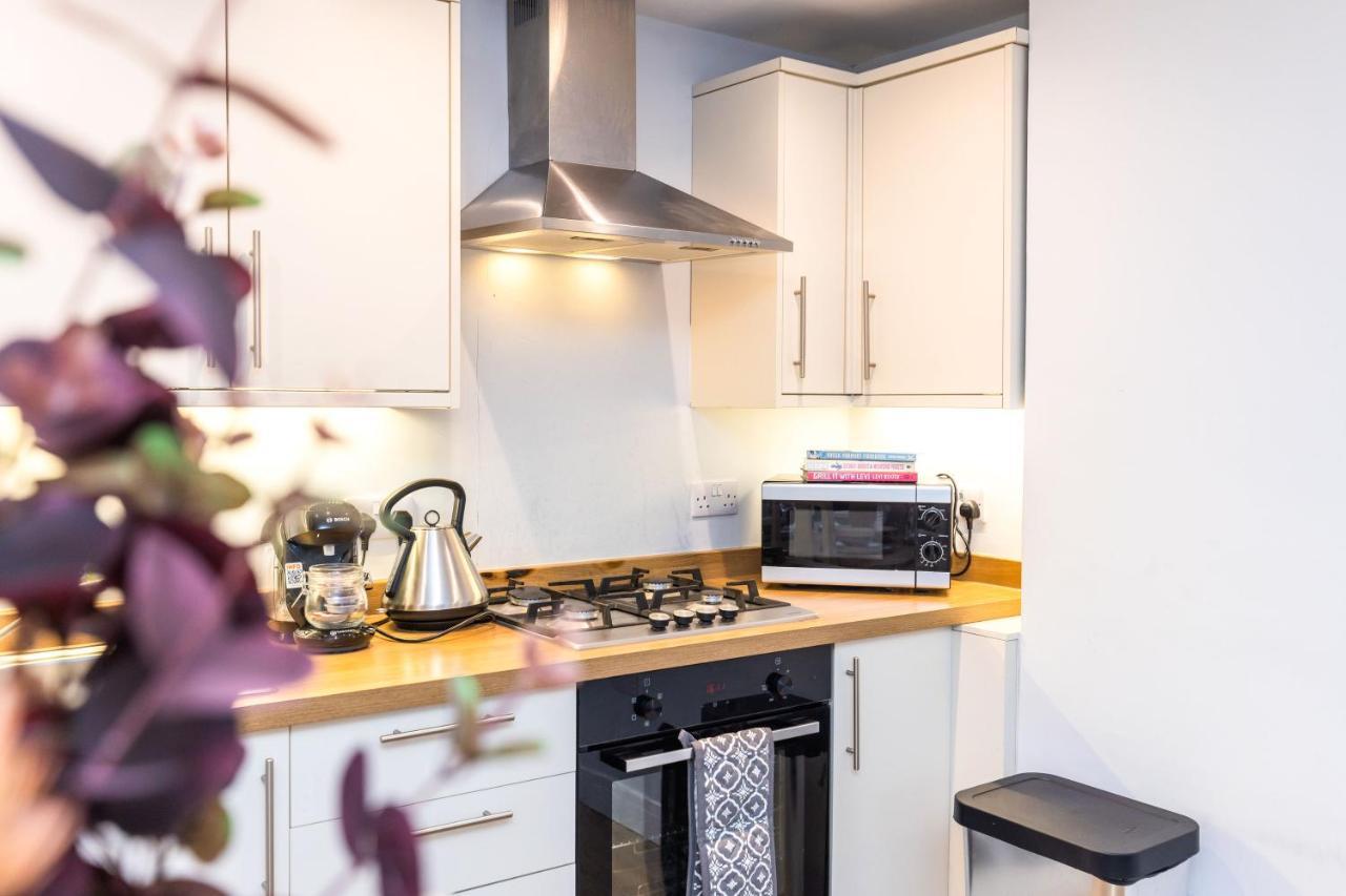 Luxury Modern 3 Bedroom Apartment In City Centre 爱丁堡 外观 照片