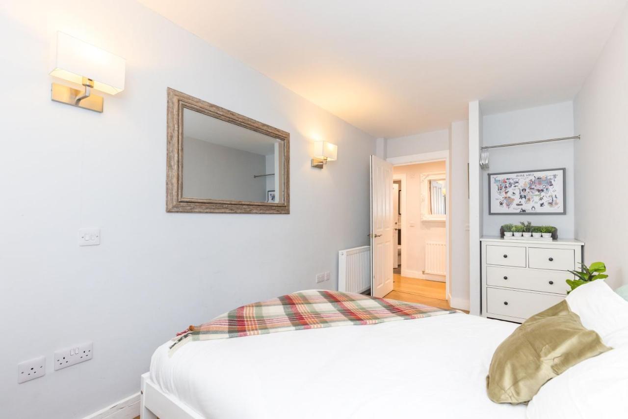 Luxury Modern 3 Bedroom Apartment In City Centre 爱丁堡 外观 照片