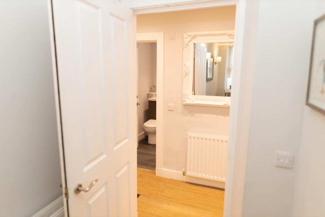Luxury Modern 3 Bedroom Apartment In City Centre 爱丁堡 外观 照片