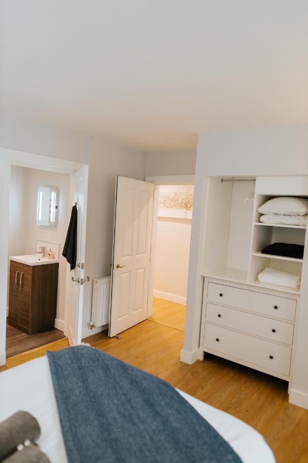 Luxury Modern 3 Bedroom Apartment In City Centre 爱丁堡 外观 照片