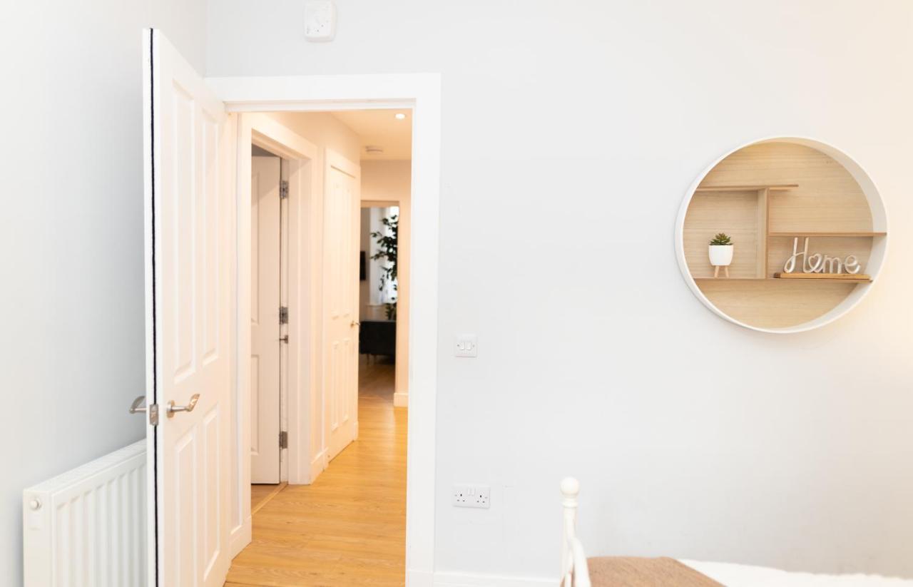 Luxury Modern 3 Bedroom Apartment In City Centre 爱丁堡 外观 照片