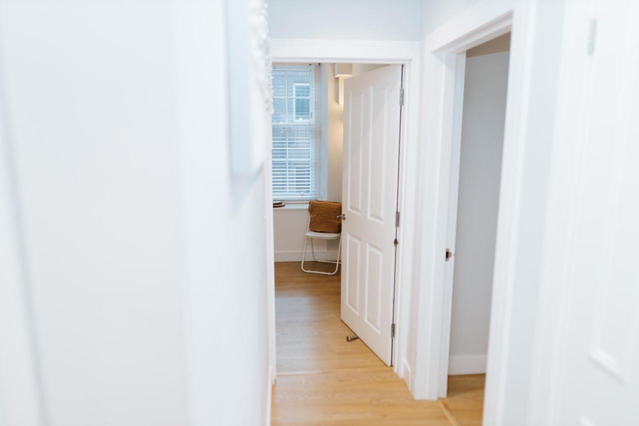 Luxury Modern 3 Bedroom Apartment In City Centre 爱丁堡 外观 照片