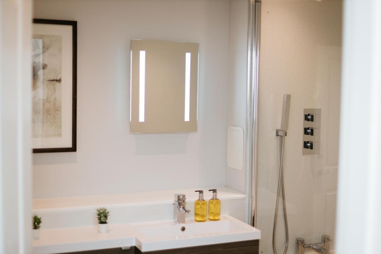 Luxury Modern 3 Bedroom Apartment In City Centre 爱丁堡 外观 照片